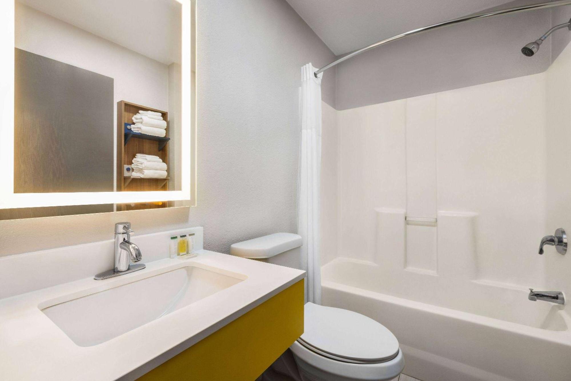 Microtel Inn & Suites By Wyndham New Ulm Exteriör bild